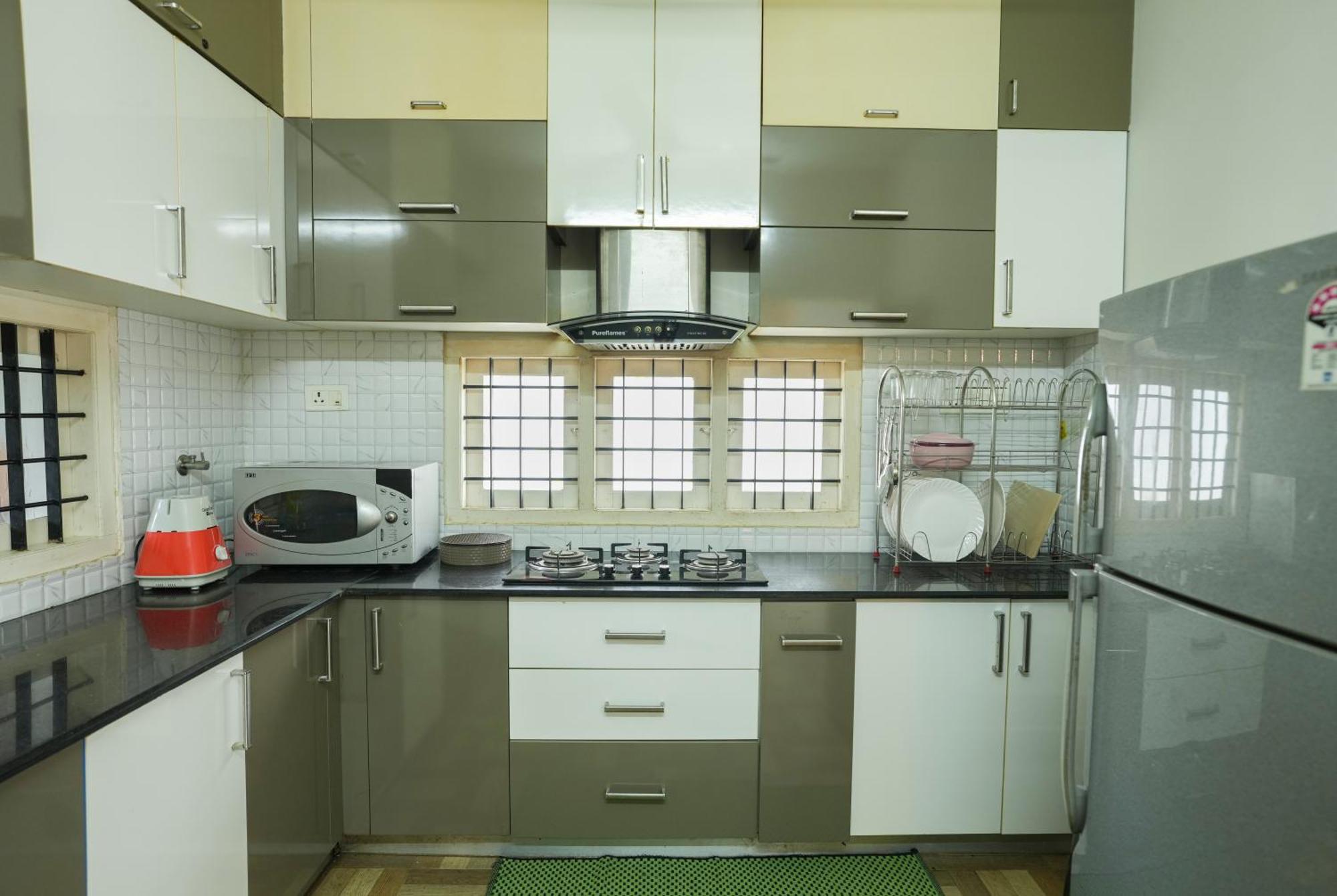 Swapna Home Suites Недумбасери Екстериор снимка