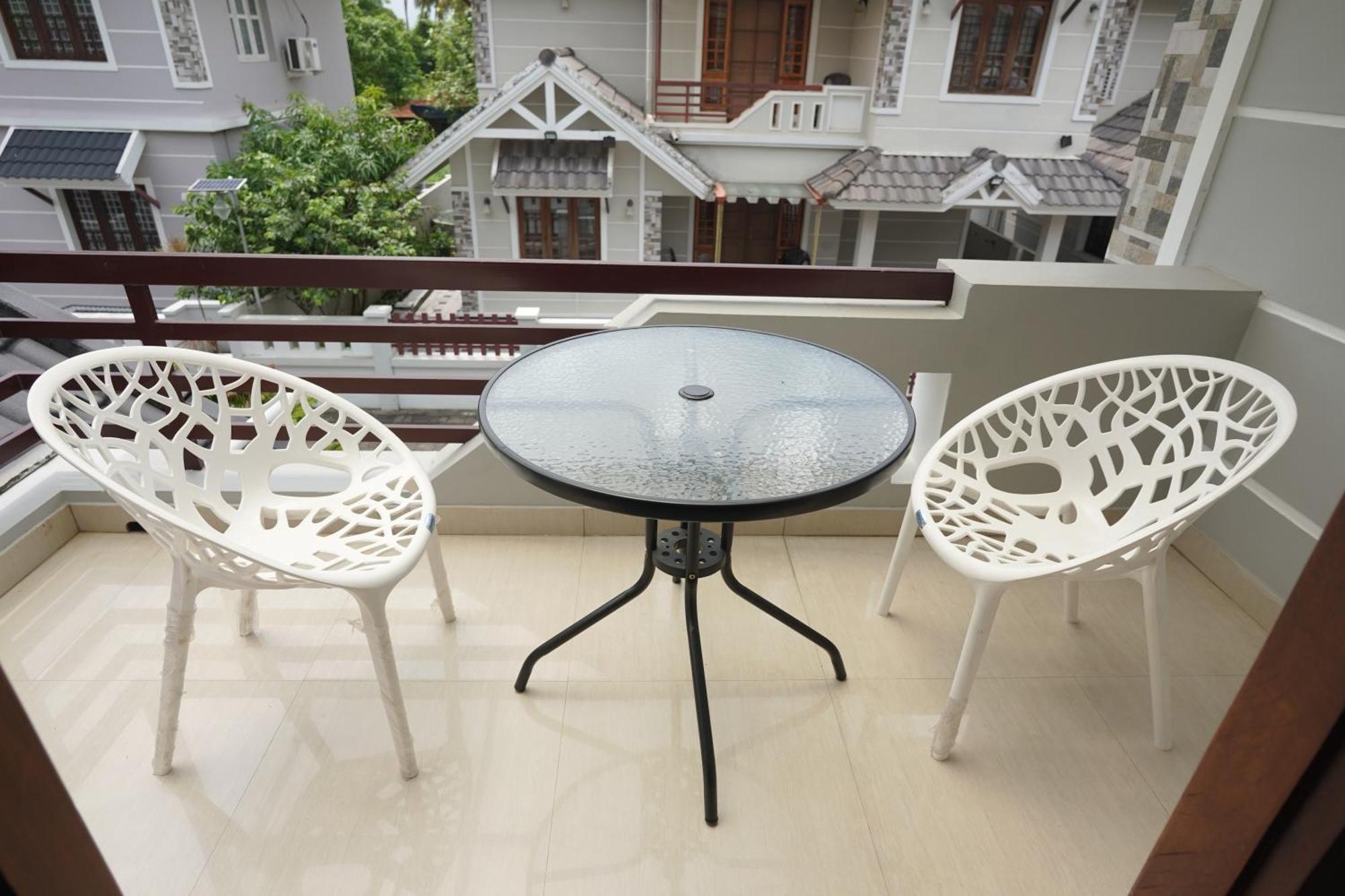 Swapna Home Suites Недумбасери Екстериор снимка