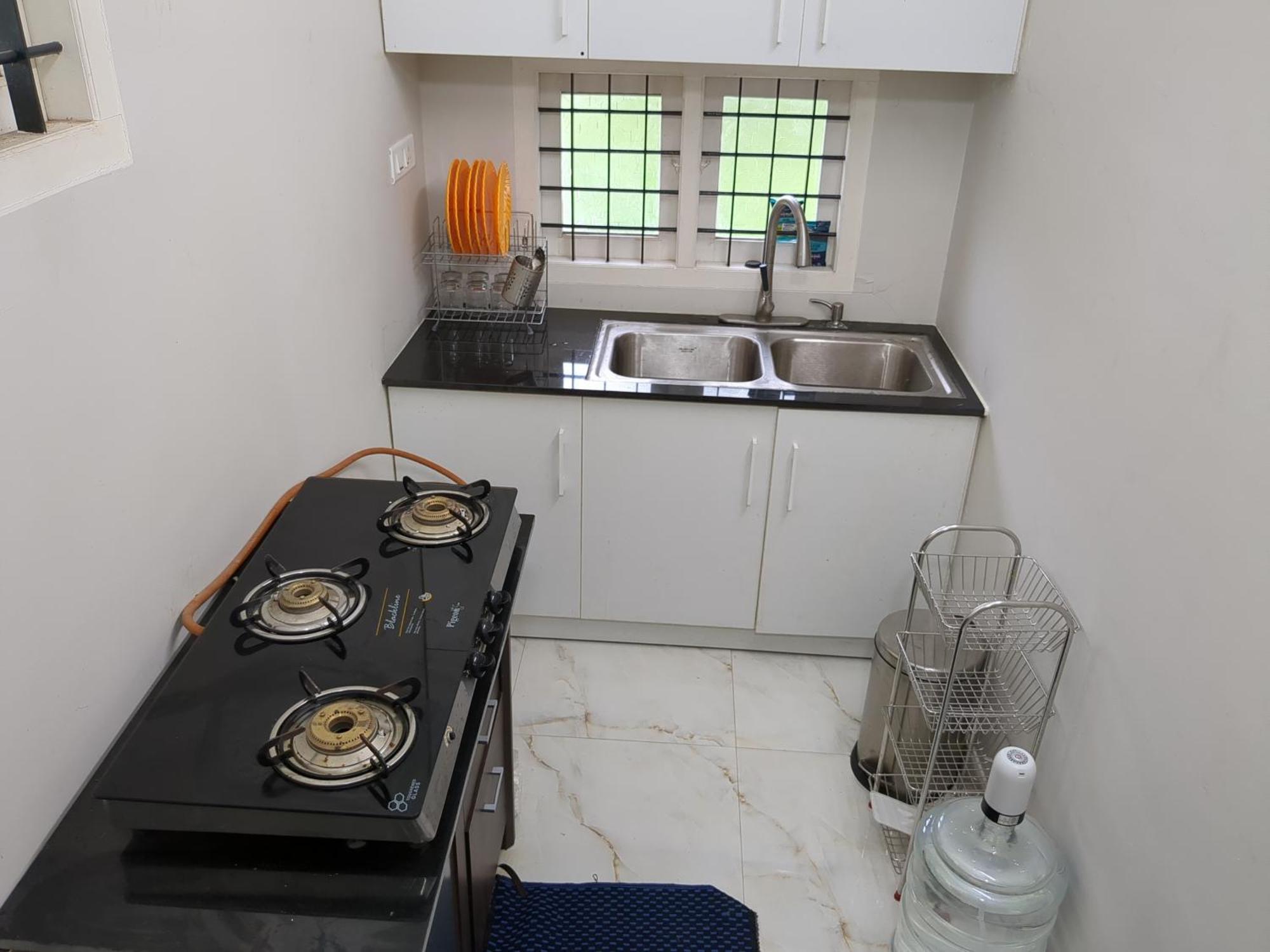 Swapna Home Suites Недумбасери Екстериор снимка
