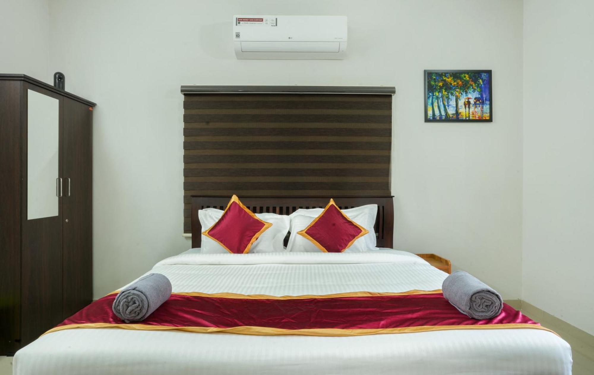 Swapna Home Suites Недумбасери Екстериор снимка