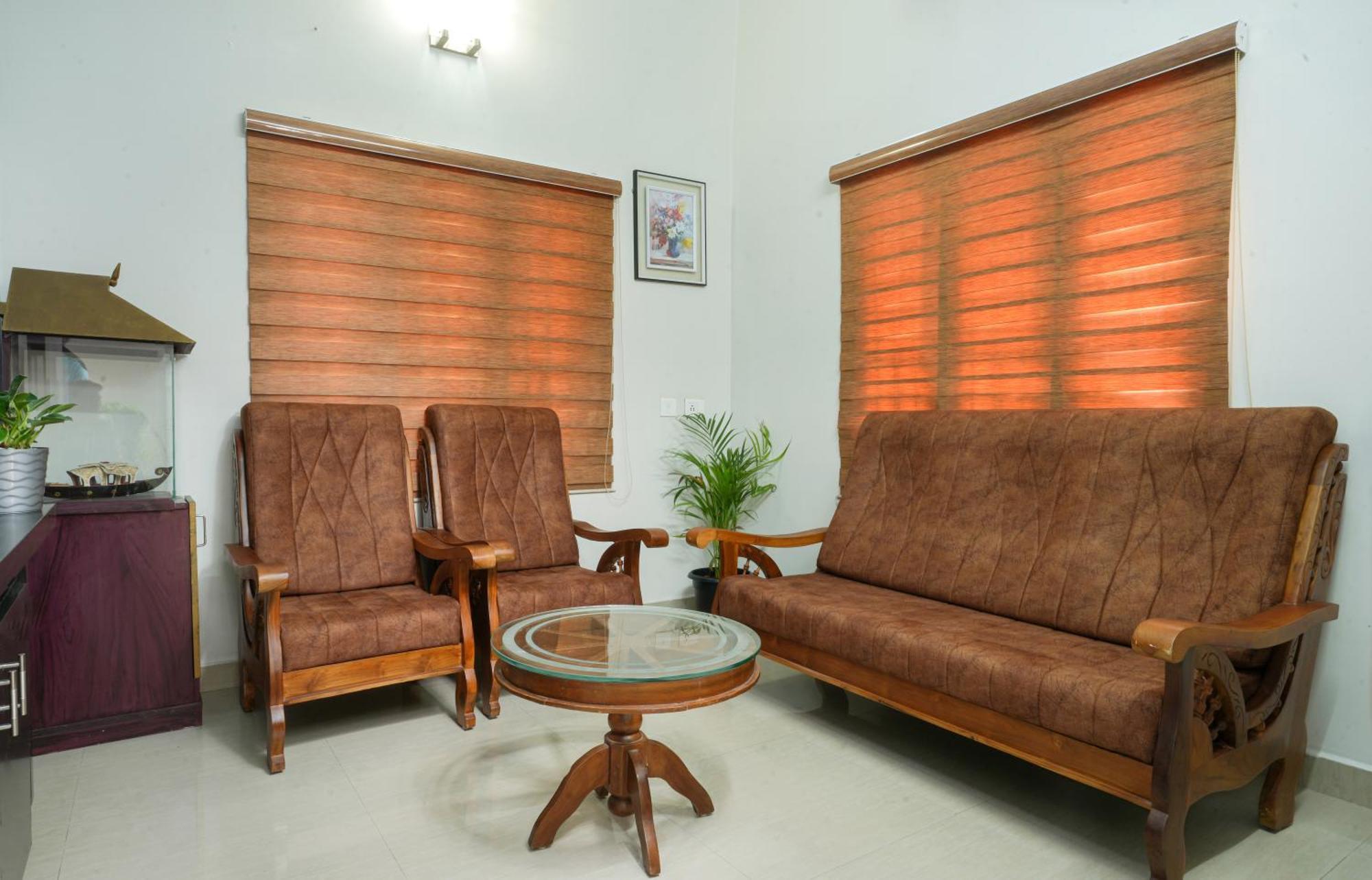 Swapna Home Suites Недумбасери Екстериор снимка