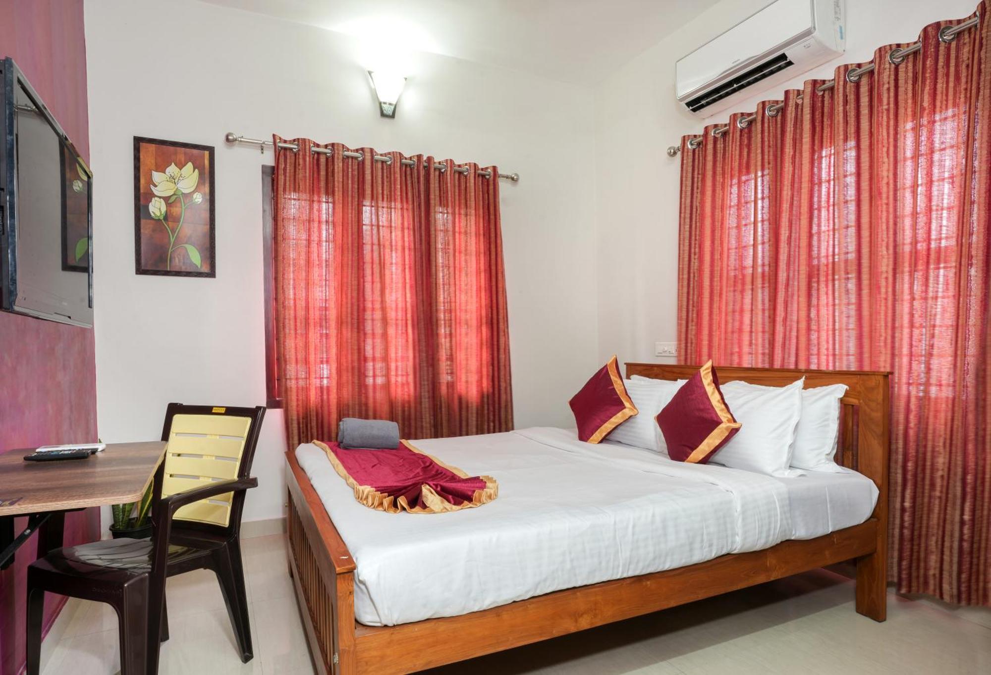 Swapna Home Suites Недумбасери Екстериор снимка